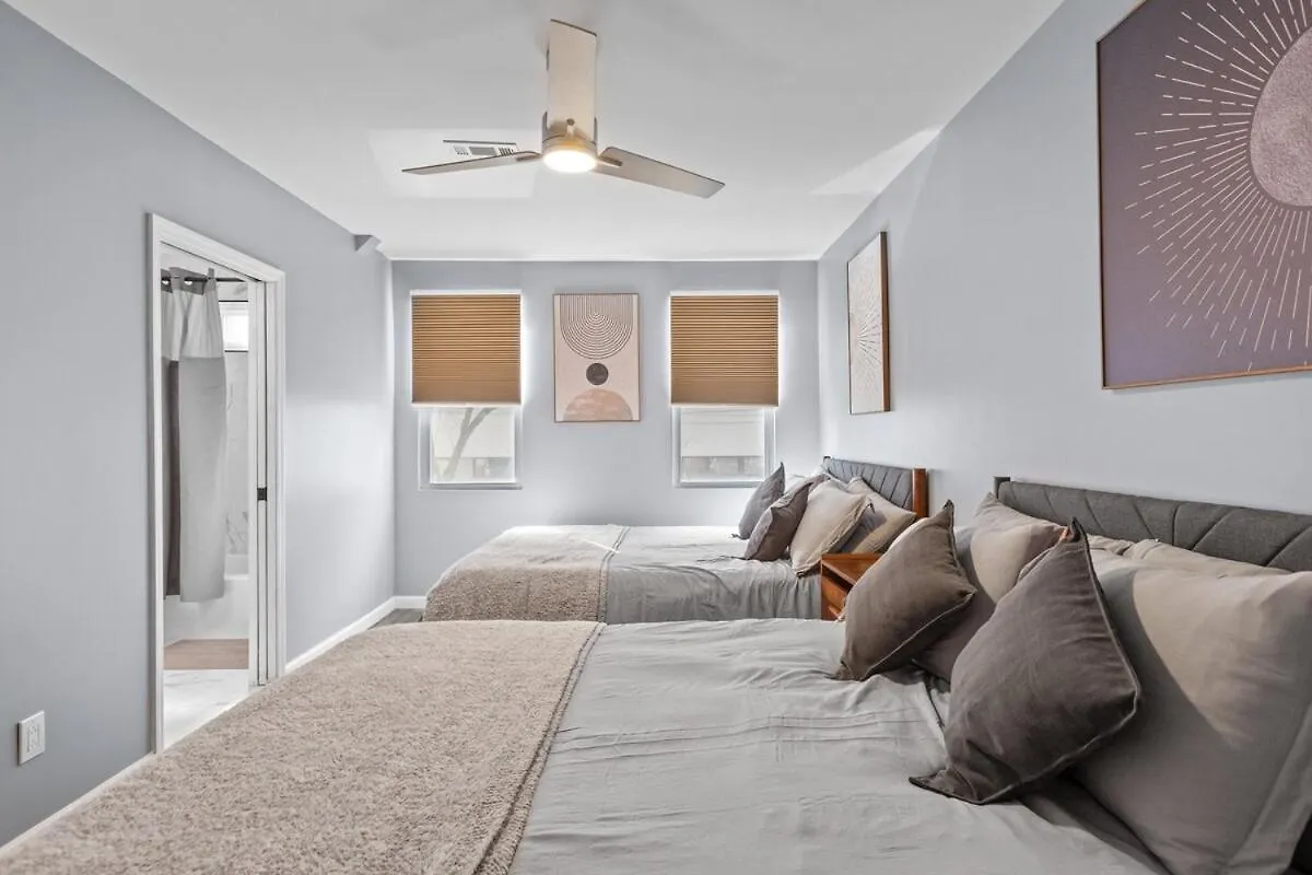 Group-Friendly 4 Bedroom 5 Bathroom Pets Ok Close To Stadium Pittsburgh 0*,