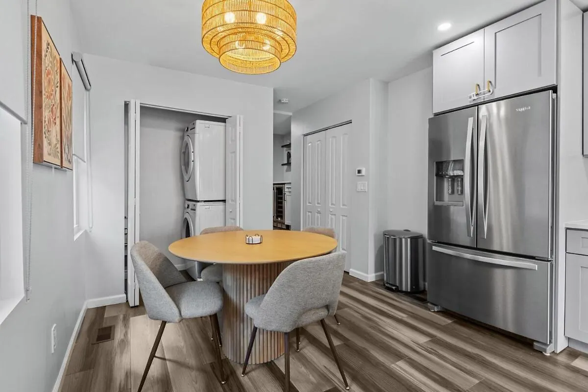 Group-Friendly 4 Bedroom 5 Bathroom Pets Ok Close To Stadium Pittsburgh Сasa de vacaciones